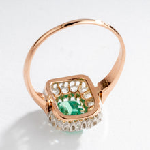 Charger l'image dans la galerie, Bague entourage émeraude et diamant.