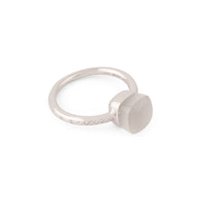 Charger l'image dans la galerie, Bague or gris de la maison Pomellato,modèle Nudo