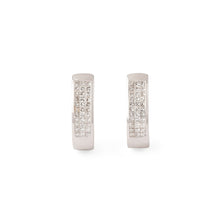 Charger l'image dans la galerie, Créoles en or gris 18k serties de trois lignes de diamants taille princesse