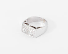 Charger l'image dans la galerie, Bague chevaliere en platine ornée de 2 diamants