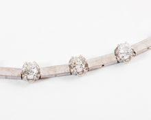Charger l&#39;image dans la galerie, collier en diamant et or gris des 1960
