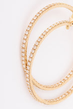 Charger l'image dans la galerie, Créoles en or jaune  pavées de diamants