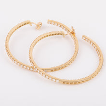 Charger l'image dans la galerie, Créoles en or jaune  pavées de diamants