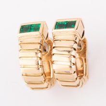 Charger l'image dans la galerie, Boucles d'oreilles de la maison Bvlgari en émeraudes sur or jaune