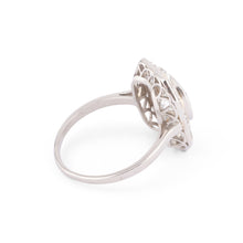 Charger l'image dans la galerie, Bague platine ornée dans son centre d'un diamant taille ancienne