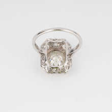 Charger l'image dans la galerie, Bague platine ornée dans son centre d'un diamant taille ancienne