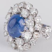 Charger l'image dans la galerie, Bague cocktail en diamants et saphir cabochon