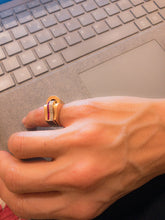 Charger l'image dans la galerie, Bague tank en or rose,diamant et rubis  de synthèses