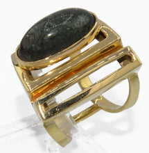 Charger l'image dans la galerie, Bague géométrique or jaune ornée d'une agate mousse - adalgyseboutique
