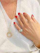 Charger l'image dans la galerie, Collier en or jaune motif en diamant sur longue chaine alternée de diamant