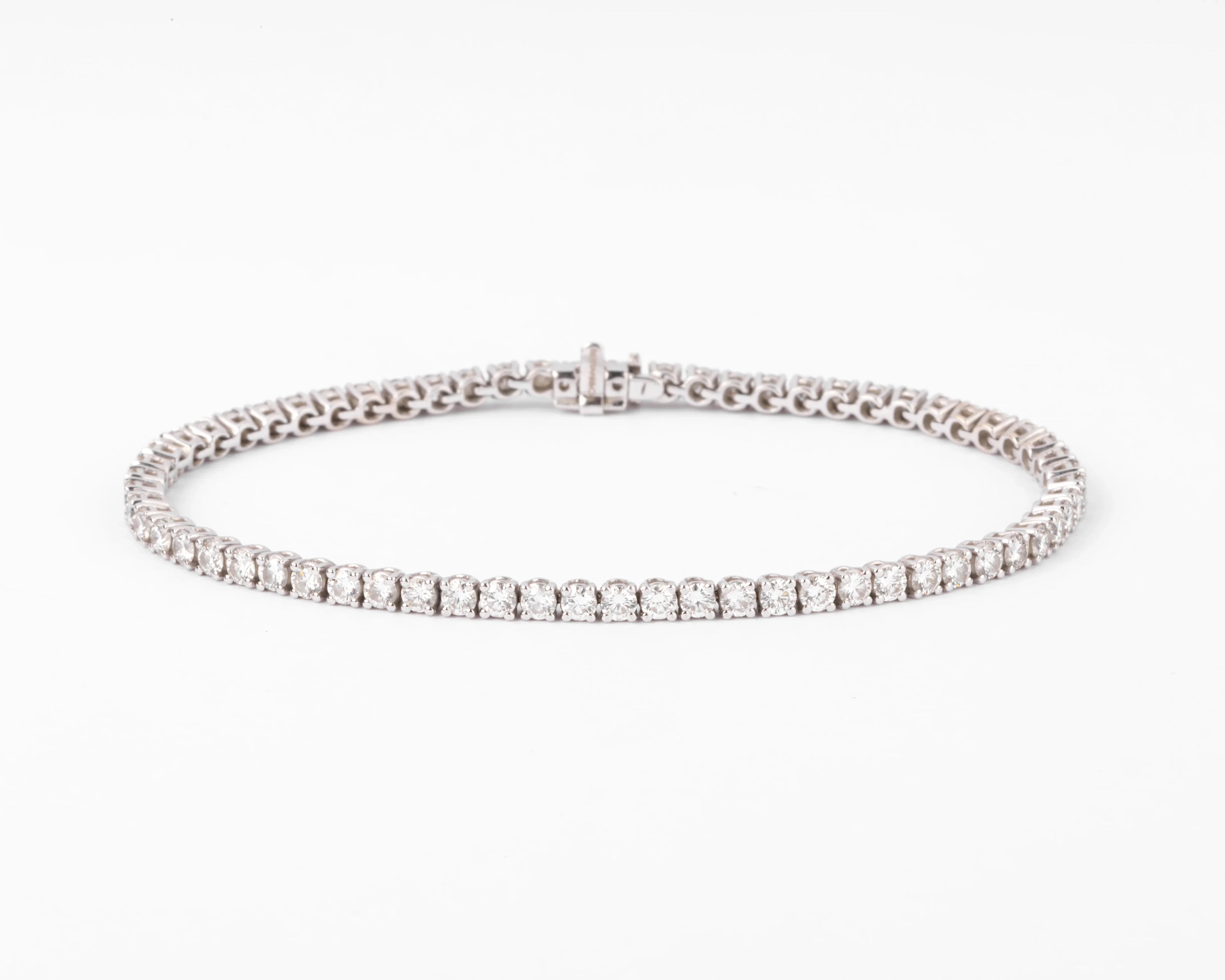 Bracelet Rivière en Or gris orné de diamant