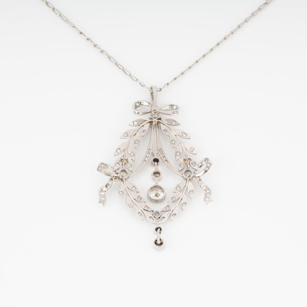Pendentif corbeille en diamant et platine