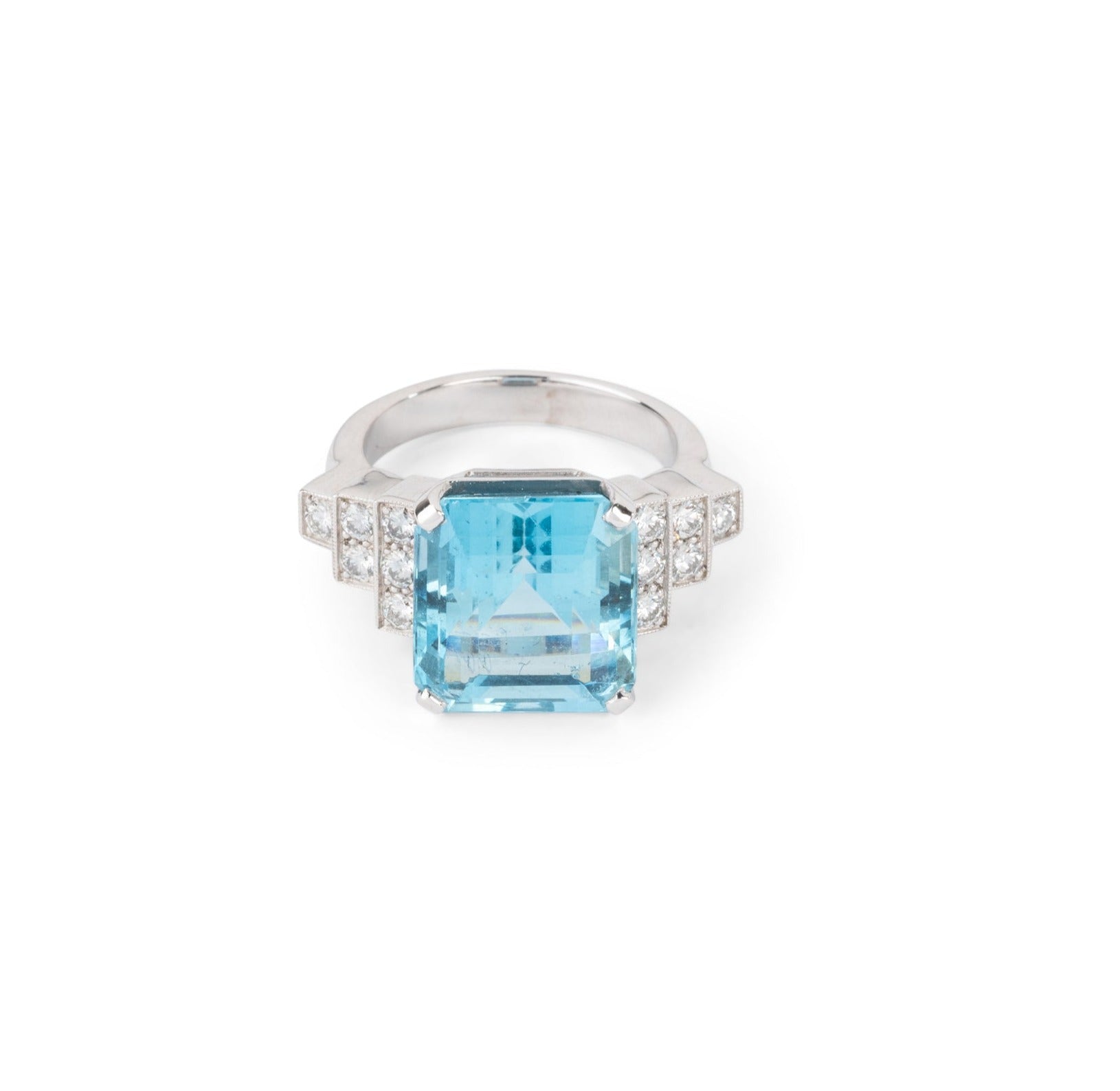 Bague en or gris et aigue-marine