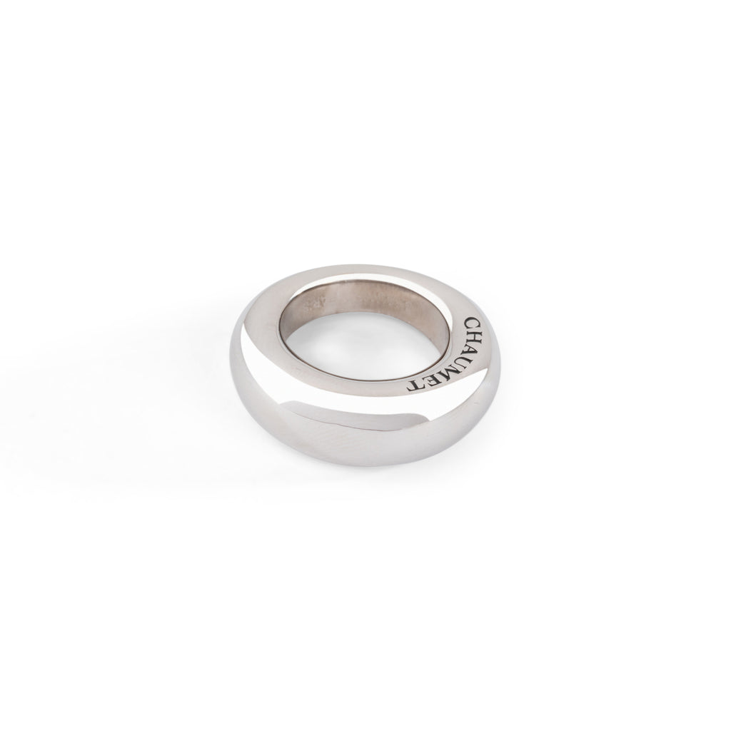 Bague jonc  de la maison Chaumet en or gris modèle anneau