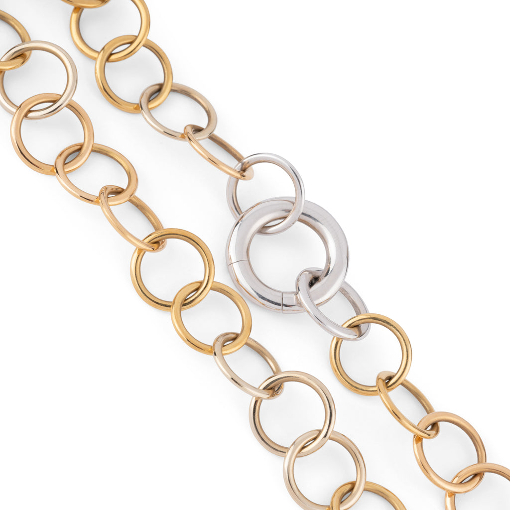 Collier de la Maison Pomellato modèle Lucciole en or jaune et gris.