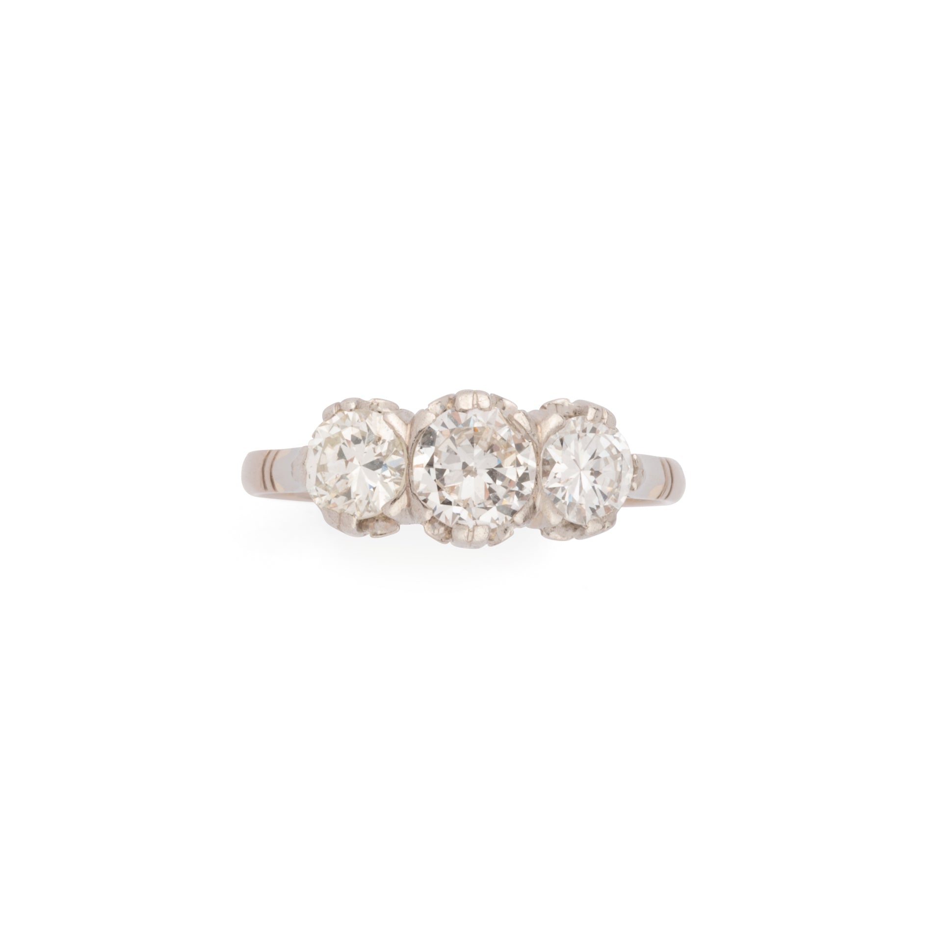 Bague en platine trilogie ornée de 3 diamants taille ancienne