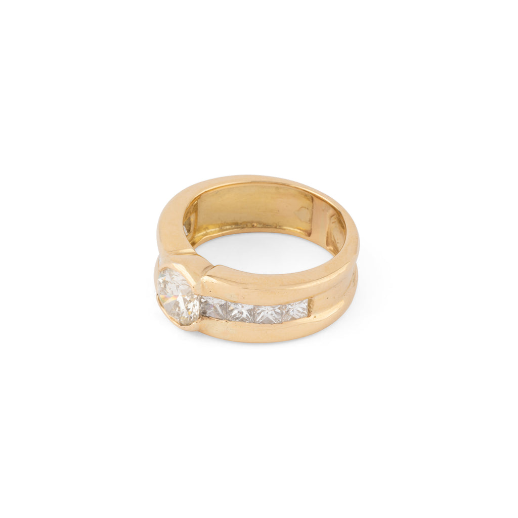Bague solitaire ornée d'un diamant taille brillant d'environ 1,21 cts