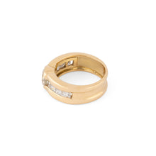 Charger l&#39;image dans la galerie, Bague solitaire ornée d&#39;un diamant taille brillant d&#39;environ 1,21 cts
