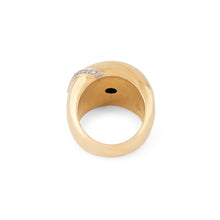 Charger l&#39;image dans la galerie, Bague godronnée en or jaune souligné d&#39;une ligne de diamant
