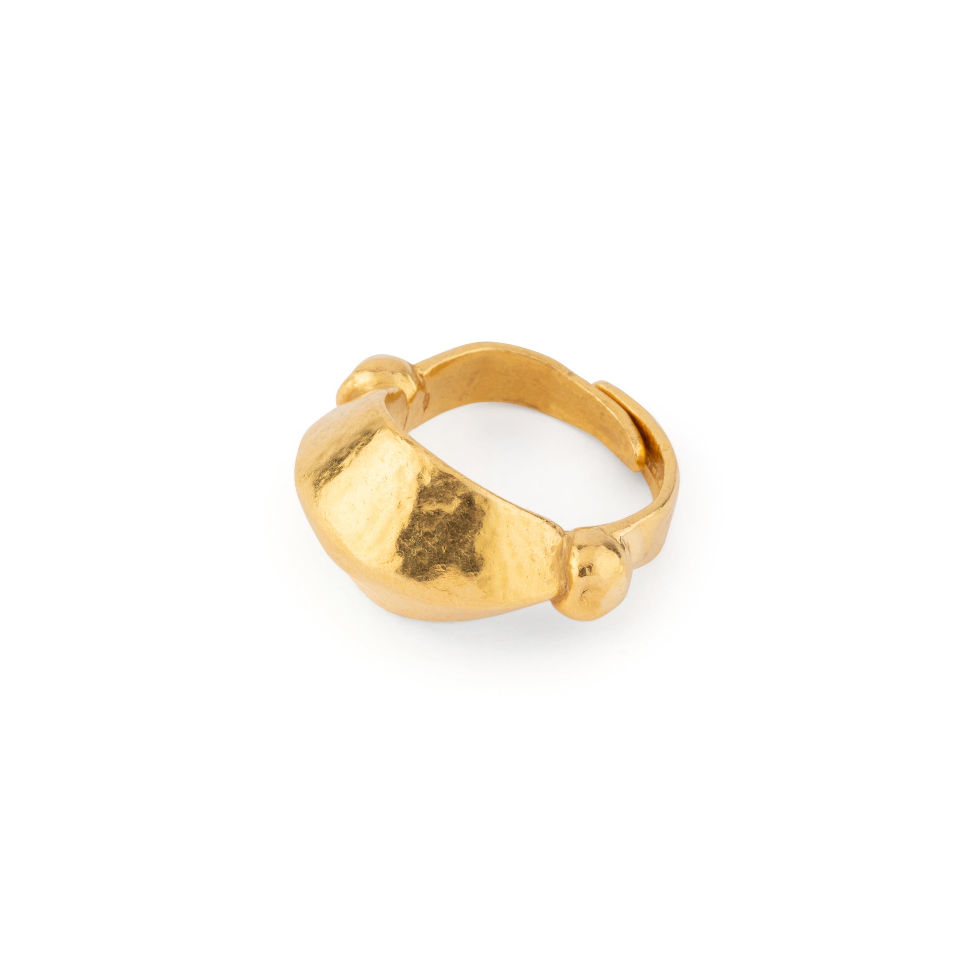 Bague martelé bombée du créateur Lalaounis