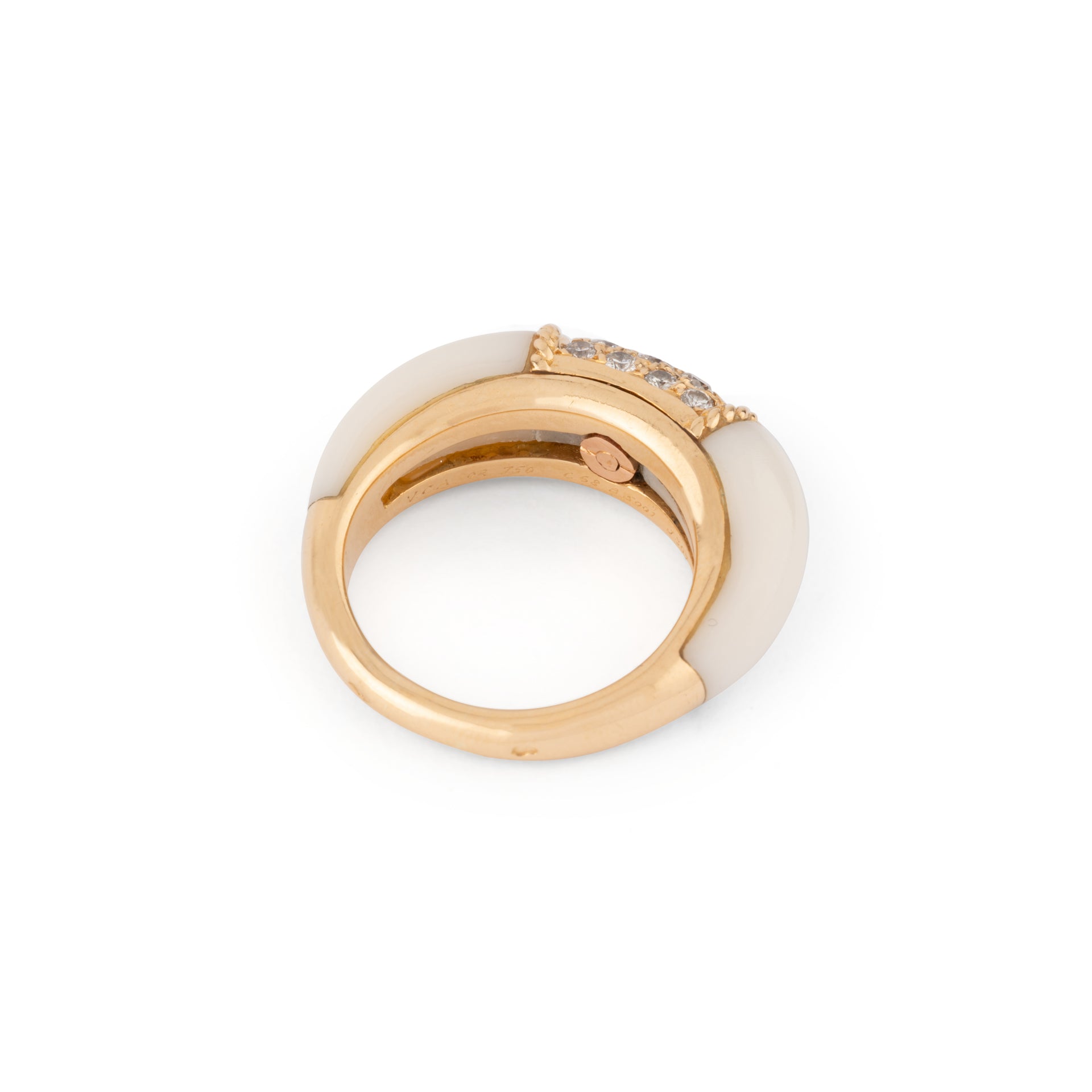 Bague Van Cleef & Arpels Philippine en corail blanc
