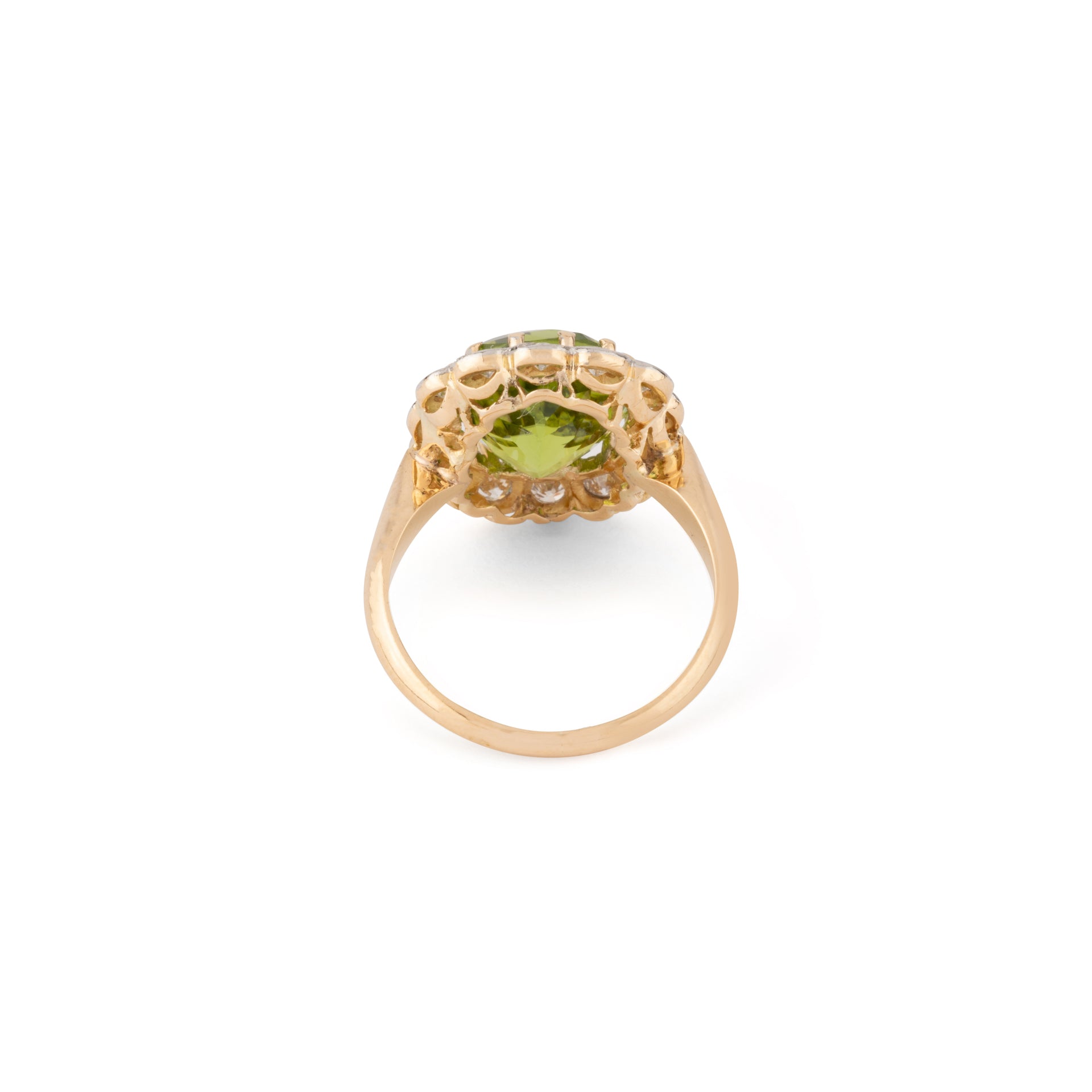 Bague Margueritte ornée d'un péridot, entouré de diamant
