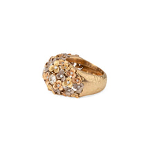 Charger l&#39;image dans la galerie, Bague 3 ors ornée de décor floral intercalée de diamant
