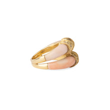 Charger l&#39;image dans la galerie, Bague double anneaux en corail peau d&#39;ange sur or jaune

