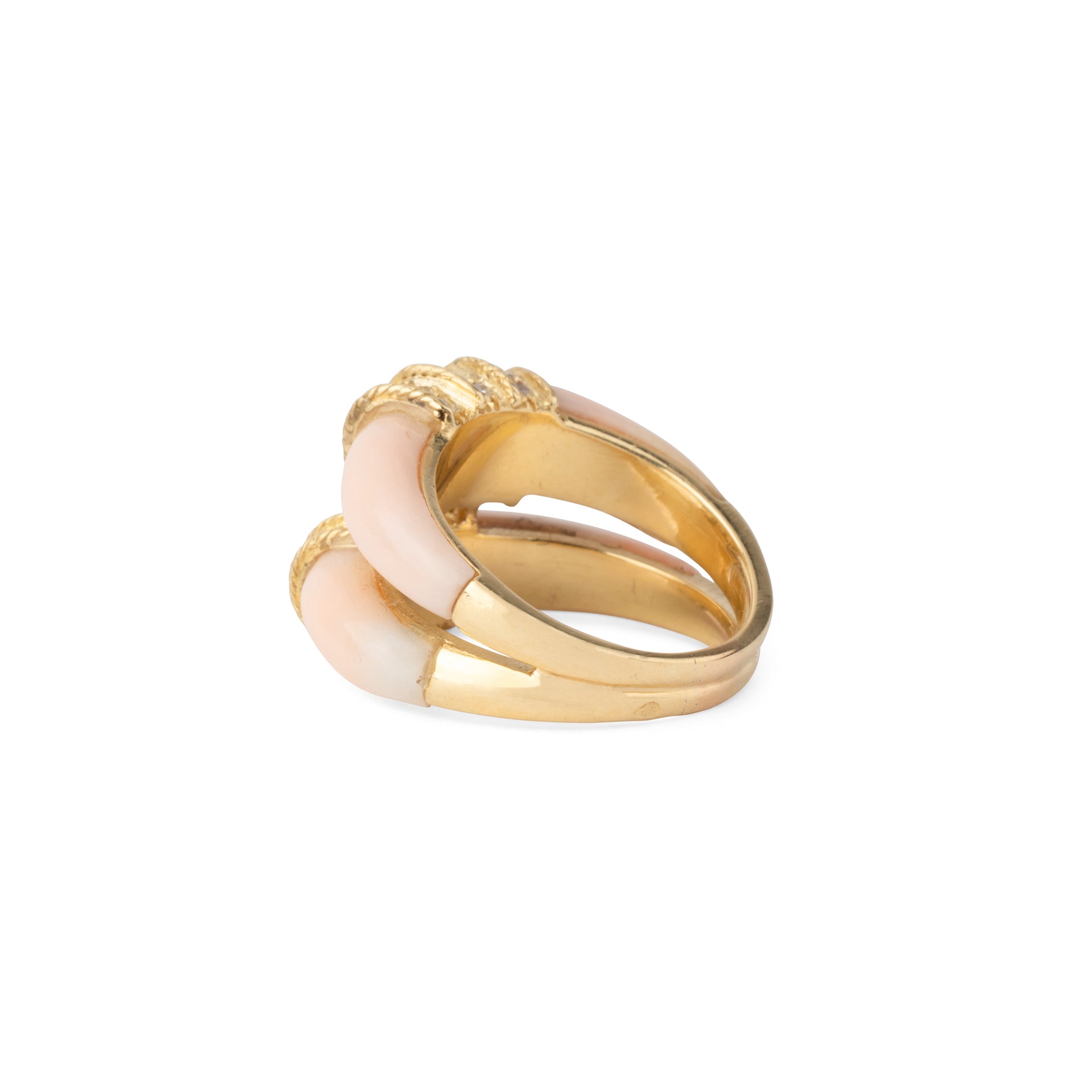 Bague double anneaux en corail peau d'ange sur or jaune