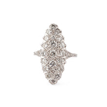 Charger l&#39;image dans la galerie, Bague marquise en or gris entièrement sertie de diamants
