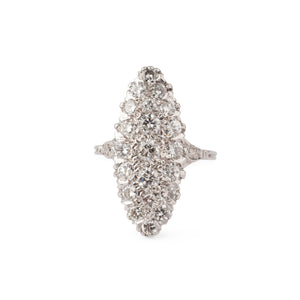 Bague marquise en or gris entièrement sertie de diamants