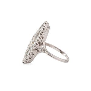 Bague marquise en or gris entièrement sertie de diamants