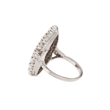 Charger l&#39;image dans la galerie, Bague marquise en or gris entièrement sertie de diamants
