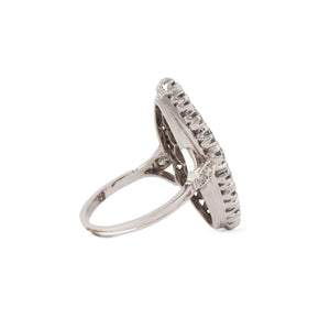 Bague marquise en or gris entièrement sertie de diamants