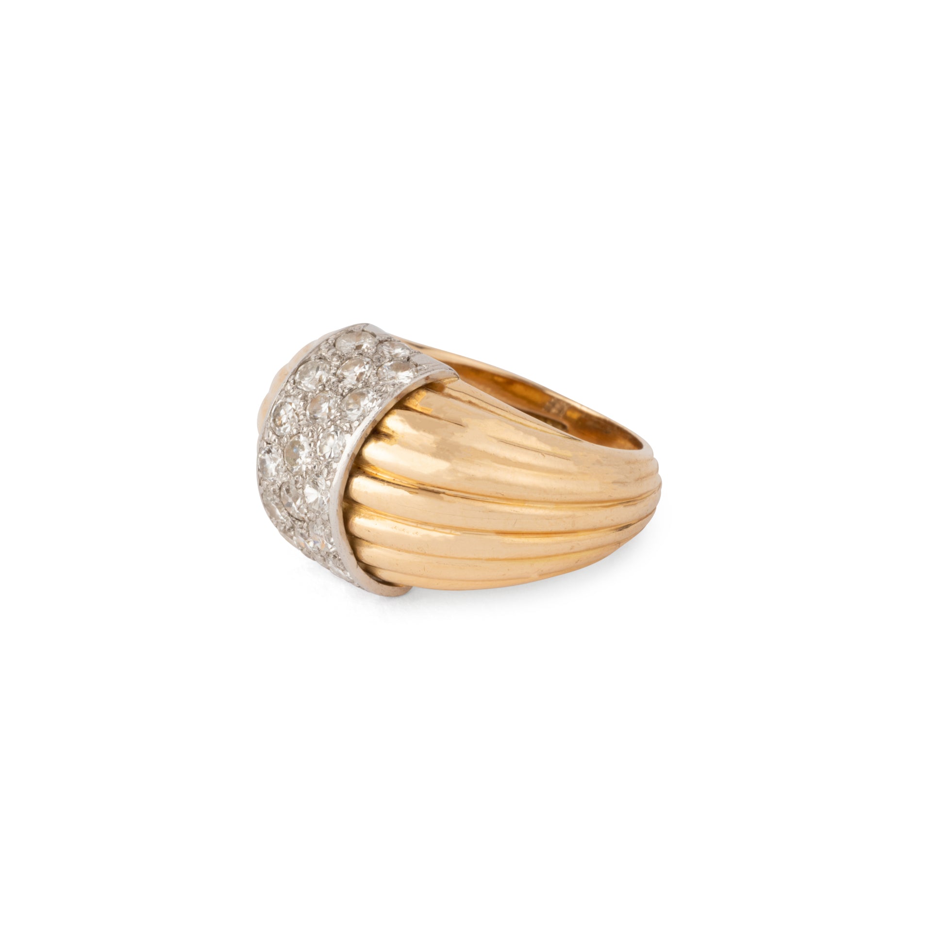 Bague  or jaune et platine godronnée diamant