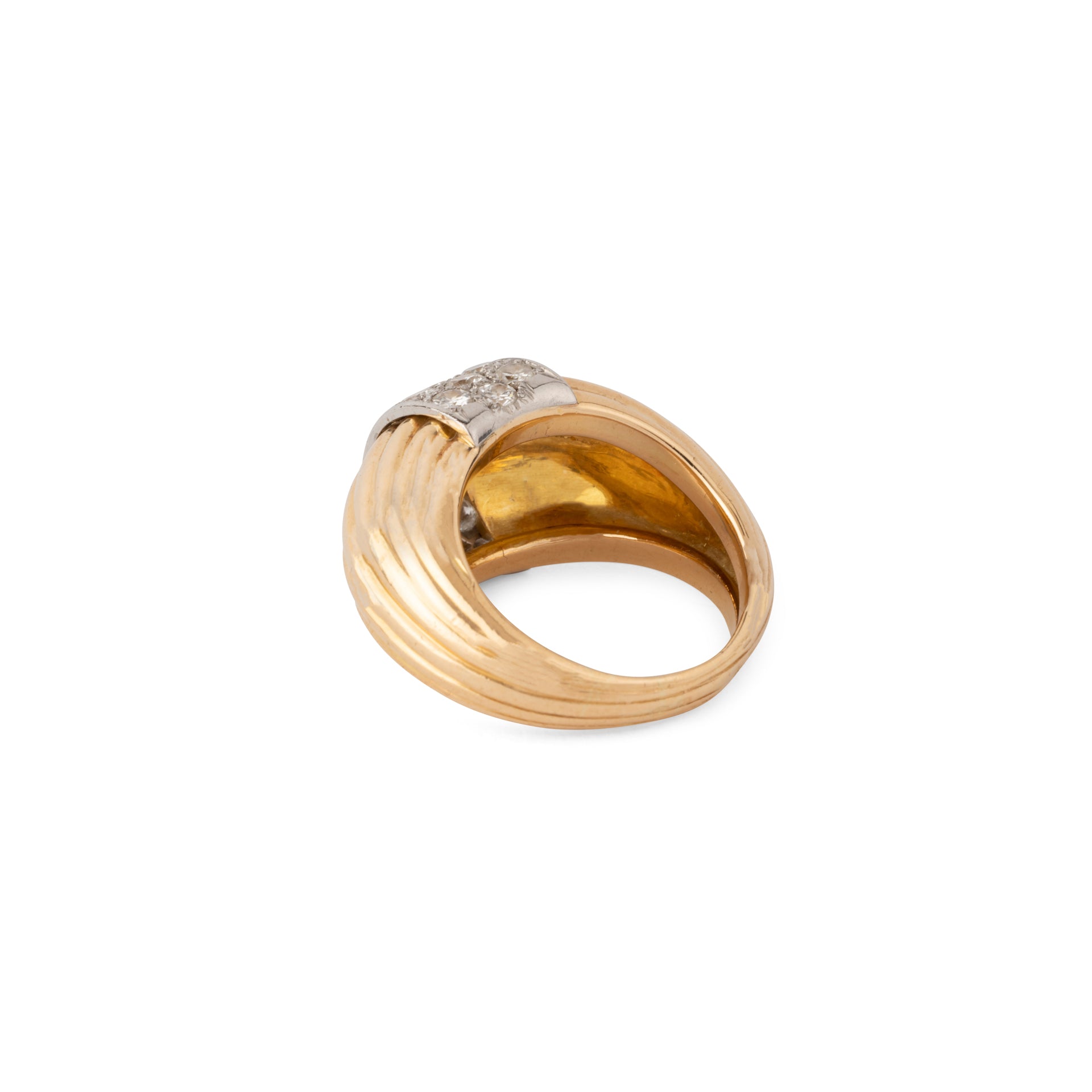 Bague  or jaune et platine godronnée diamant