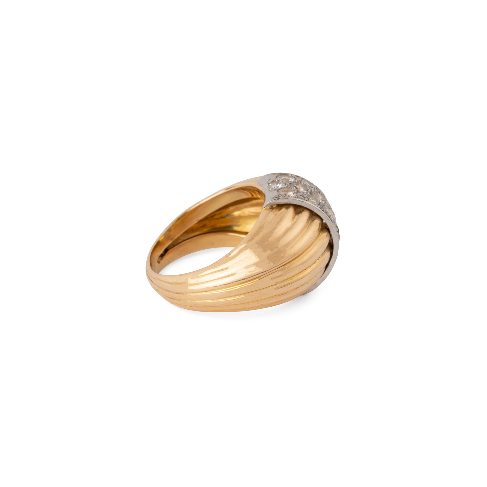 Bague  or jaune et platine godronnée diamant