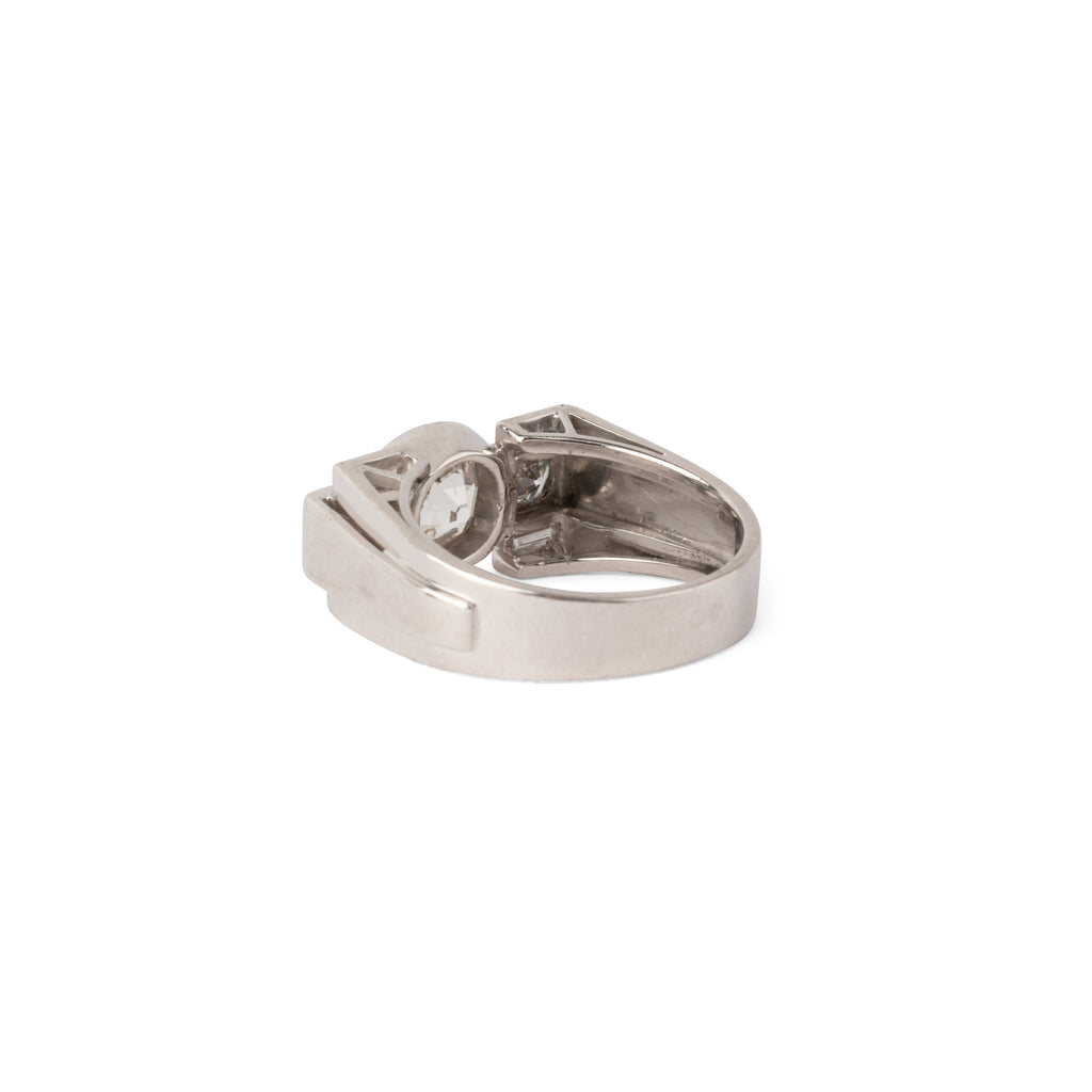 Art Deco platinum and diamond ring