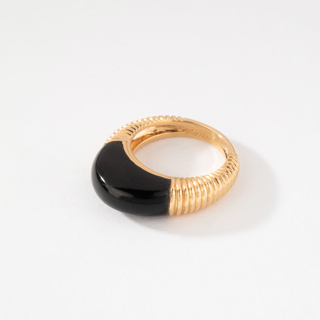 Cartier yellow gold and onyx ring