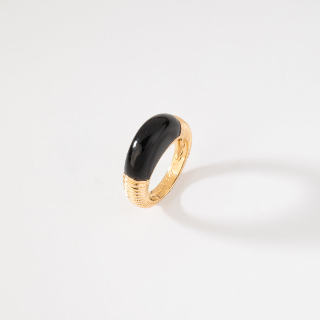 Cartier yellow gold and onyx ring