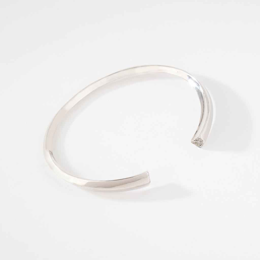 Bracelet jonc serti de petits diamants