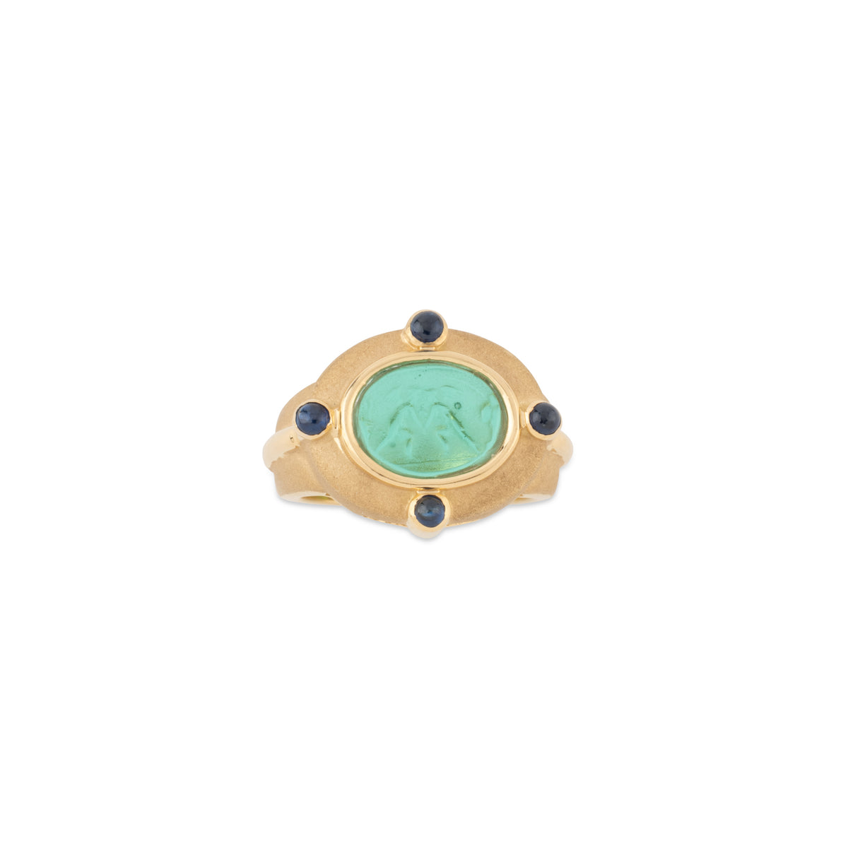 Engraved Etruscan yellow gold ring with glass paste