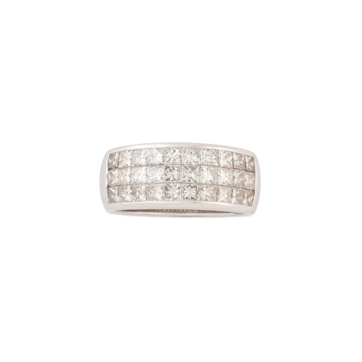 Bague ruban en or gris orné de 3 rangs de diamants