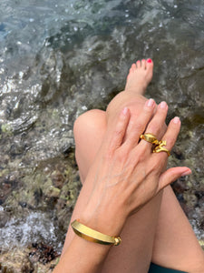 Bague en or 22k du créateur grec Ilias Lalaounis.