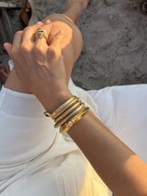 Charger l&#39;image dans la galerie, Bague serpent en diamant et or jaune
