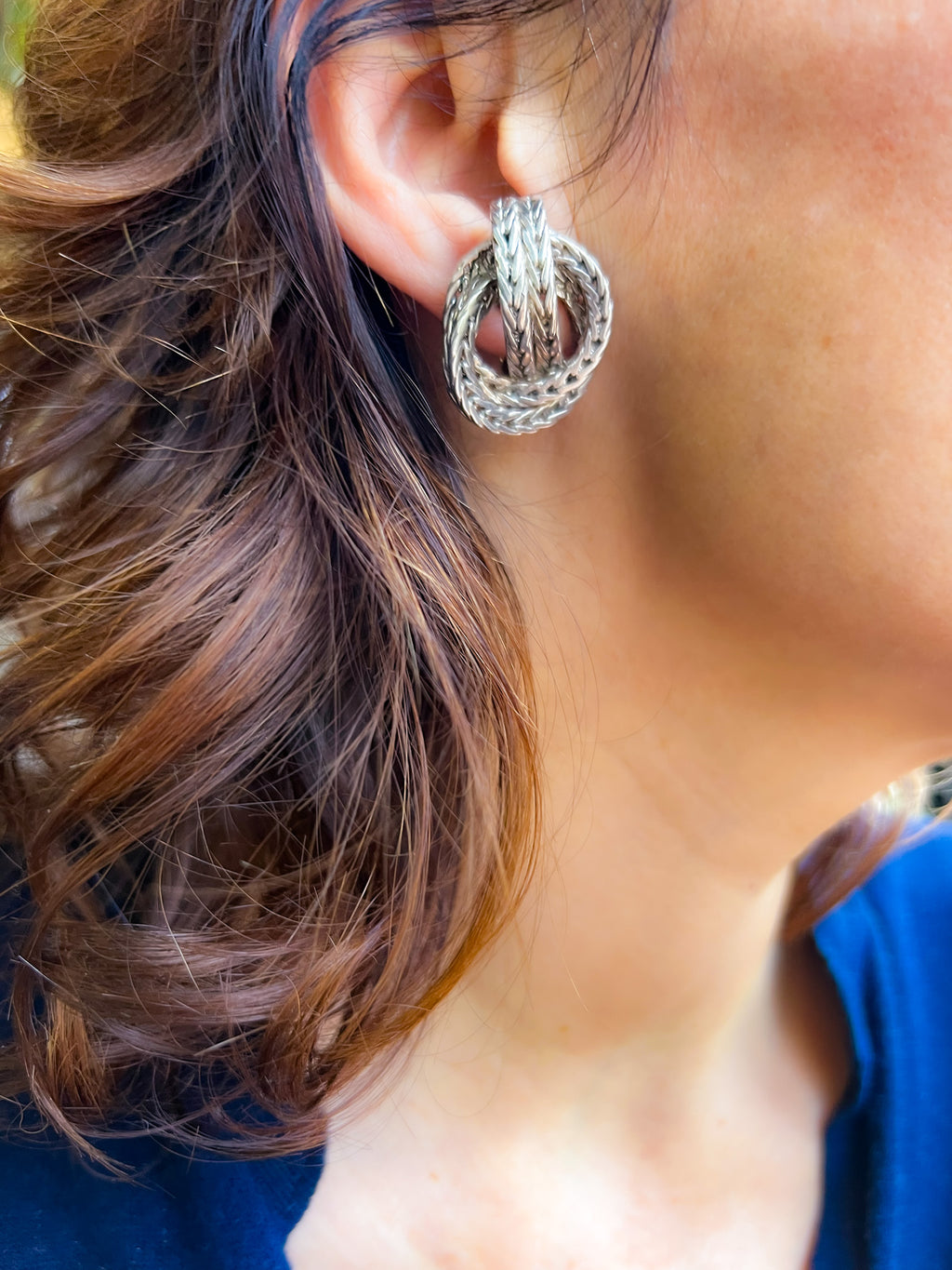 Paire de boucle d’oreille en n a regent collection vendome de la maison Hermès
