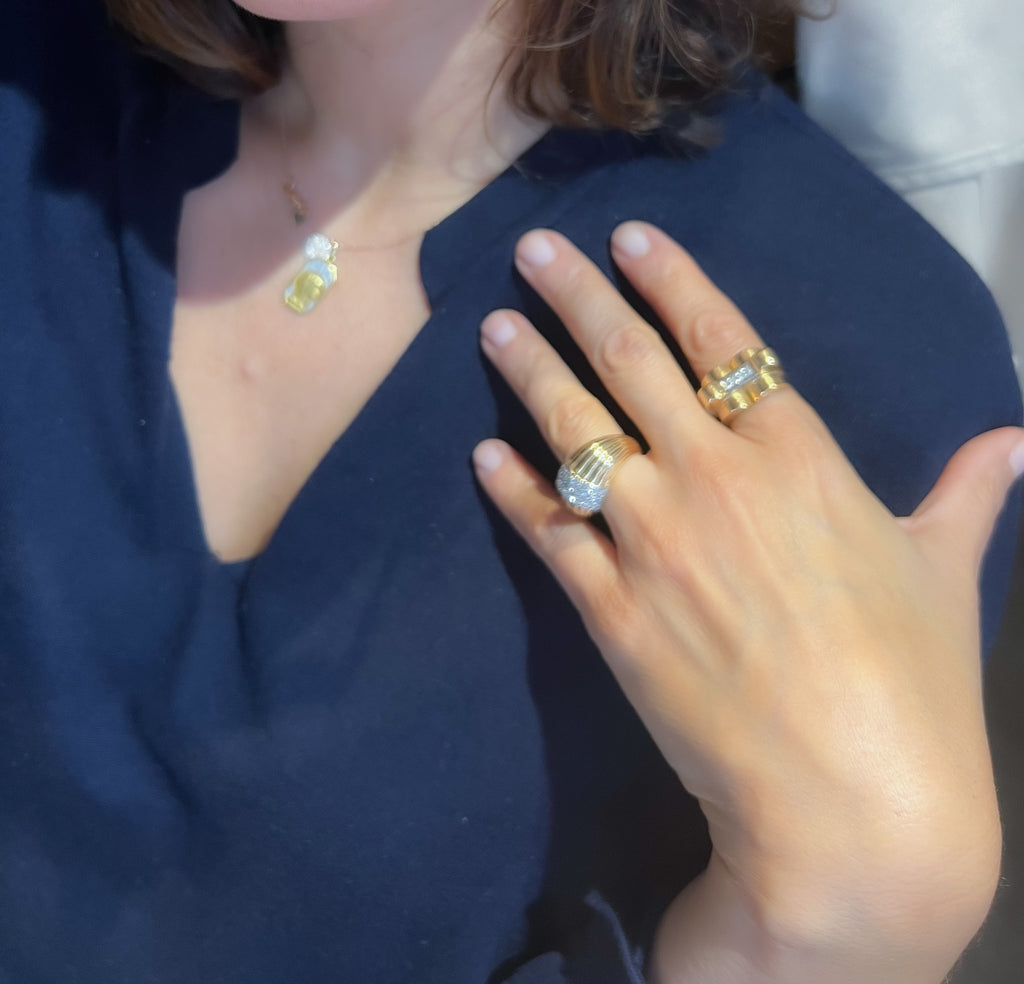 Bague  or jaune et platine godronnée diamant