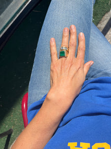 Bague solitaire ornée d'un diamant taille brillant d'environ 1,21 cts