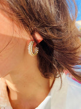 Charger l&#39;image dans la galerie, Paire de boucles d&#39;oreilles sur or jaune en diamants
