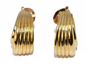 Paire de créoles or jaune  maison Van Cleef And Arpels - adalgyseboutique